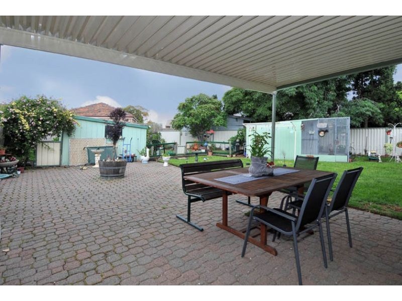 151 Loongana Avenue, Glenroy VIC 3046