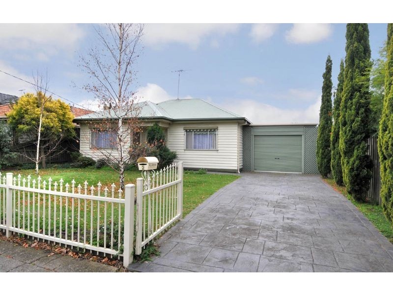 2 Devon Road, Pascoe Vale VIC 3044