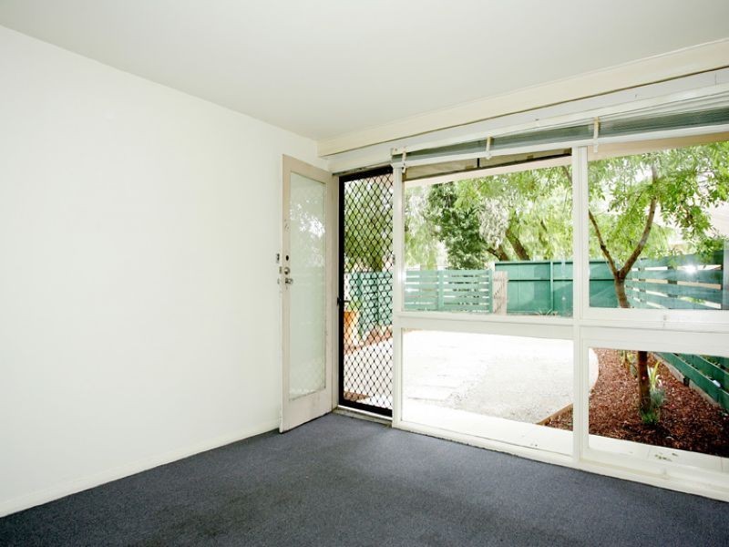 2/11 Currajong Street, Glenroy VIC 3046