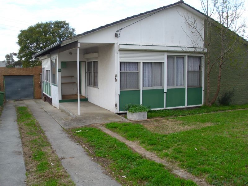 10 Pyalong Crescent, Dallas VIC 3047