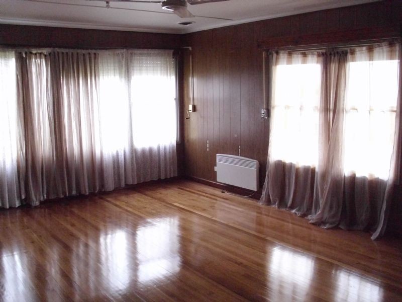 10 Pyalong Crescent, Dallas VIC 3047