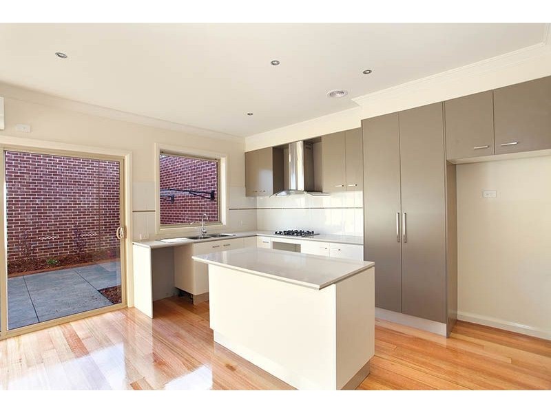 2/42 Gladstone Parade, Glenroy VIC 3046