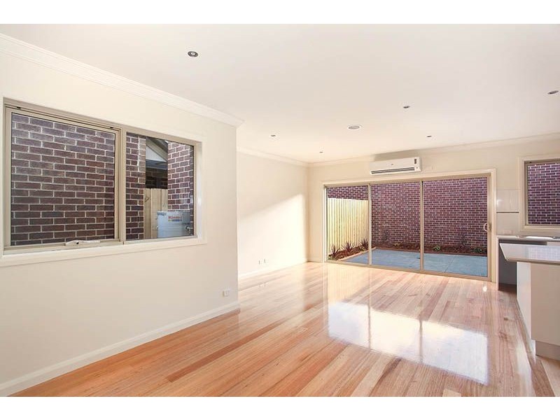 2/42 Gladstone Parade, Glenroy VIC 3046