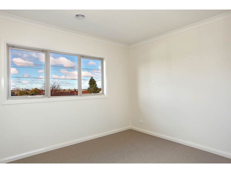 2/42 Gladstone Parade, Glenroy VIC 3046