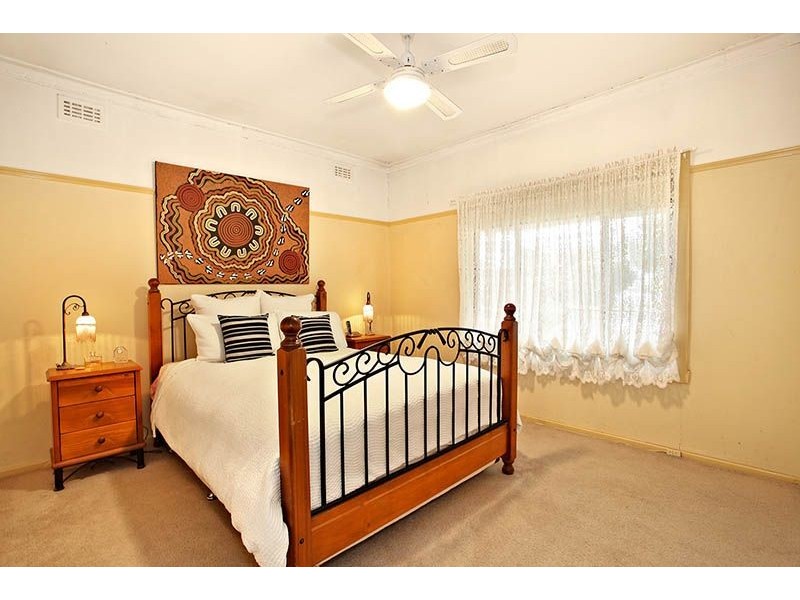 9 Caldwell Street, Glenroy VIC 3046