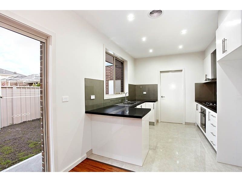 2/50 Leonard Avenue, Glenroy VIC 3046