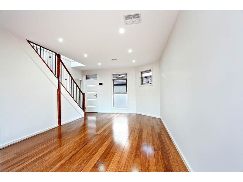 2/50 Leonard Avenue, Glenroy VIC 3046
