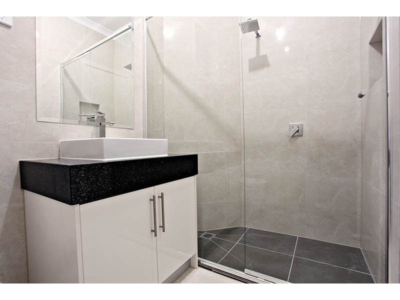 2/50 Leonard Avenue, Glenroy VIC 3046