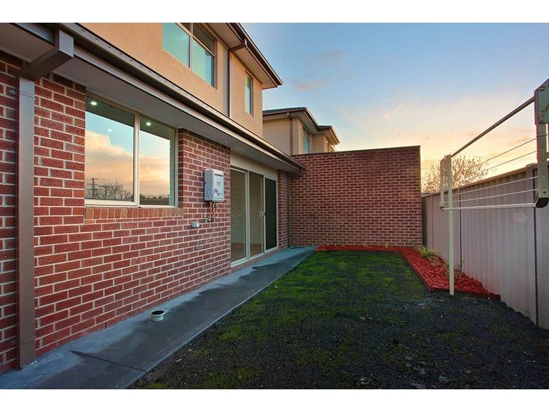 2/50 Leonard Avenue, Glenroy VIC 3046