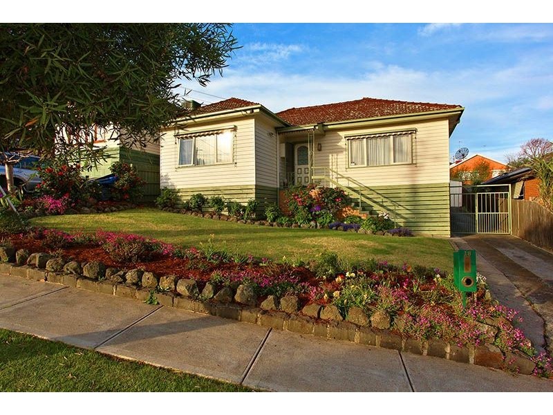 18 Kerr Avenue, Oak Park VIC 3046