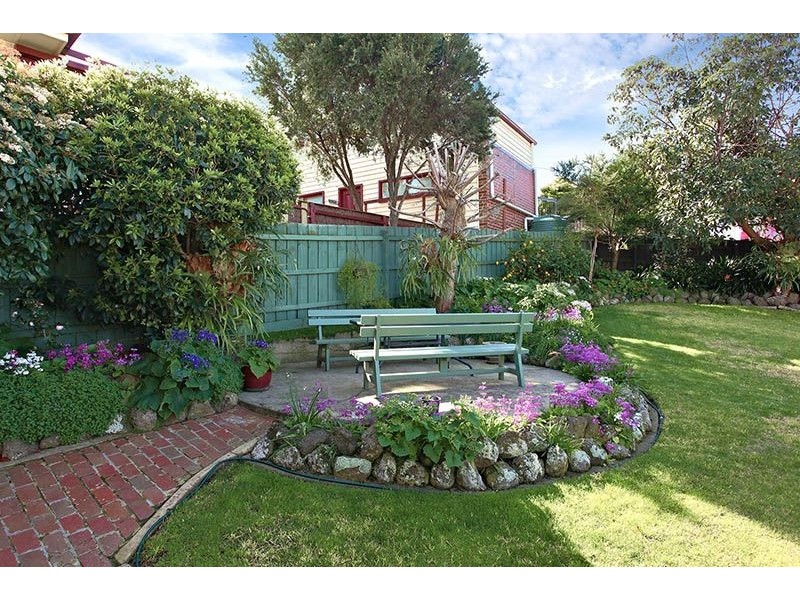 18 Kerr Avenue, Oak Park VIC 3046