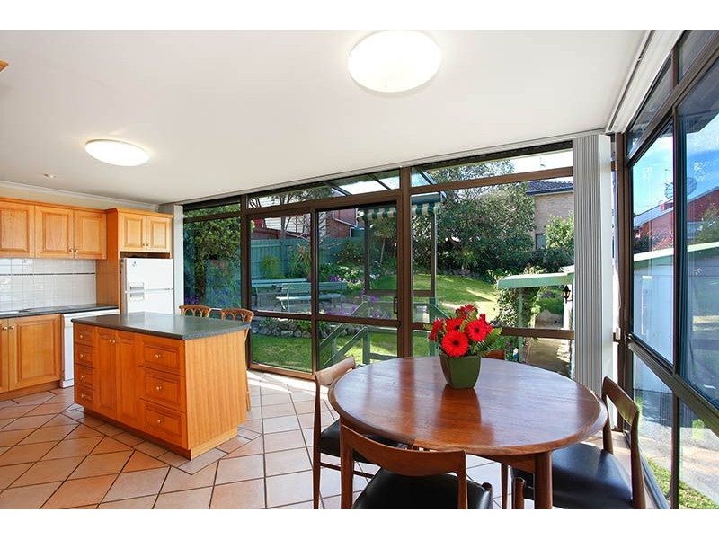 18 Kerr Avenue, Oak Park VIC 3046