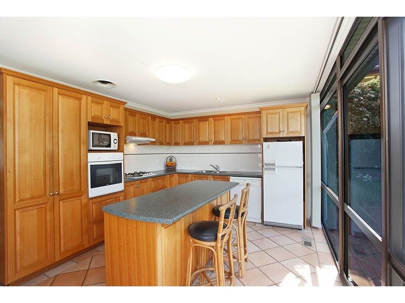 18 Kerr Avenue, Oak Park VIC 3046