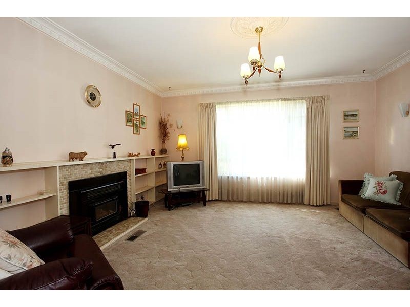 18 Kathryn Street, Fawkner VIC 3060