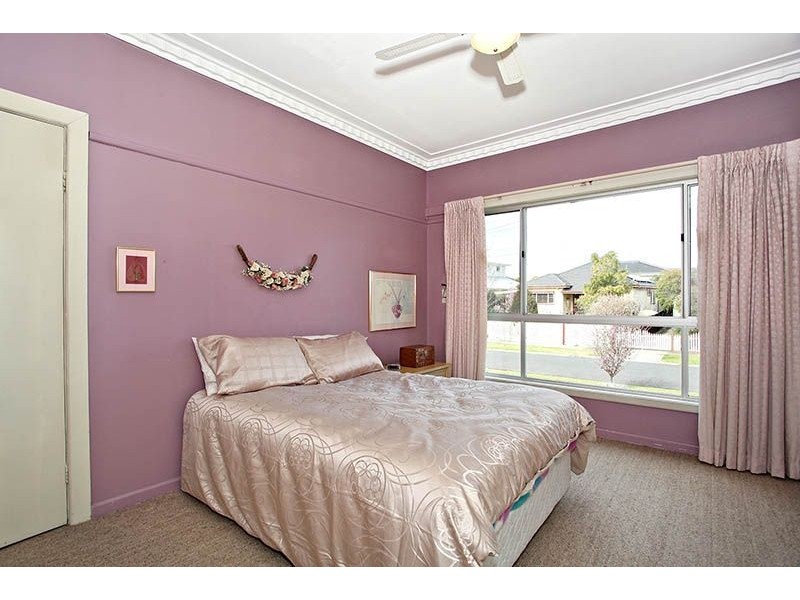 10 Moama Crescent, Pascoe Vale South VIC 3044