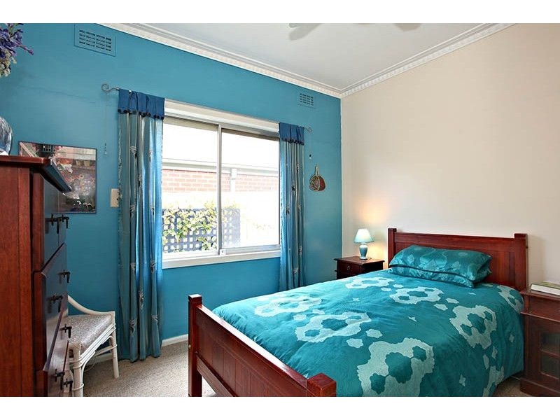 10 Moama Crescent, Pascoe Vale South VIC 3044