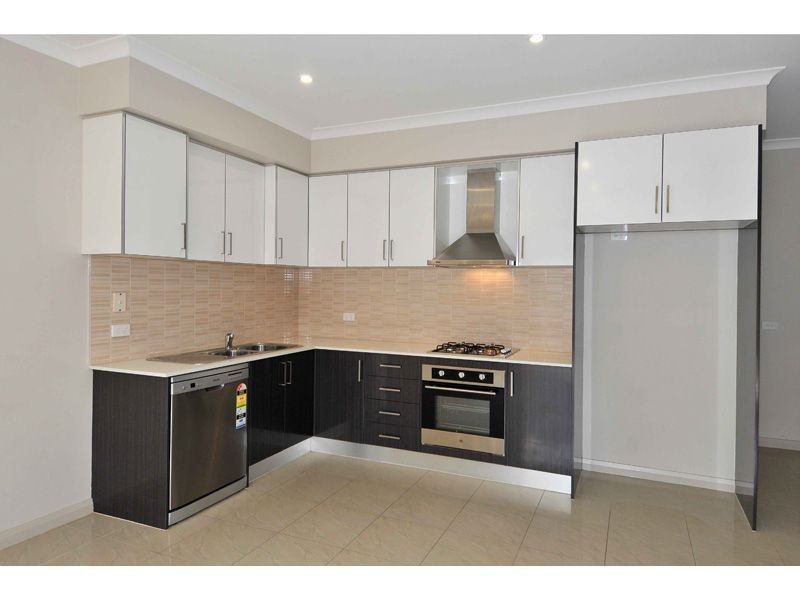 2/114 Hilton Street, Glenroy VIC 3046