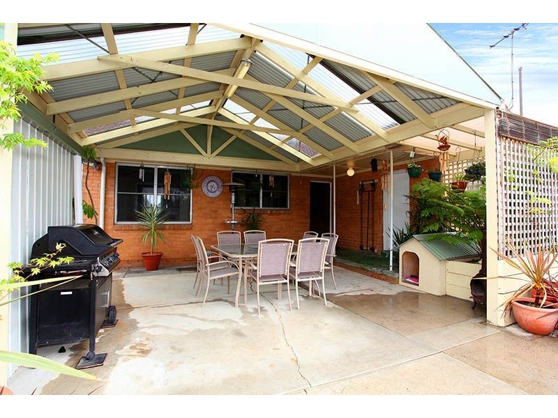 8 Torquay Street, Dallas VIC 3047