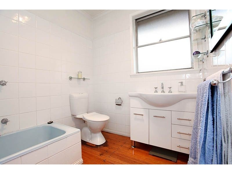 8 Torquay Street, Dallas VIC 3047