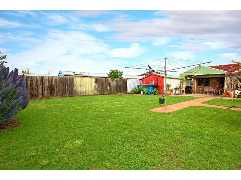 8 Torquay Street, Dallas VIC 3047