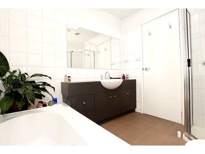 10 Muntz Avenue, Glenroy VIC 3046