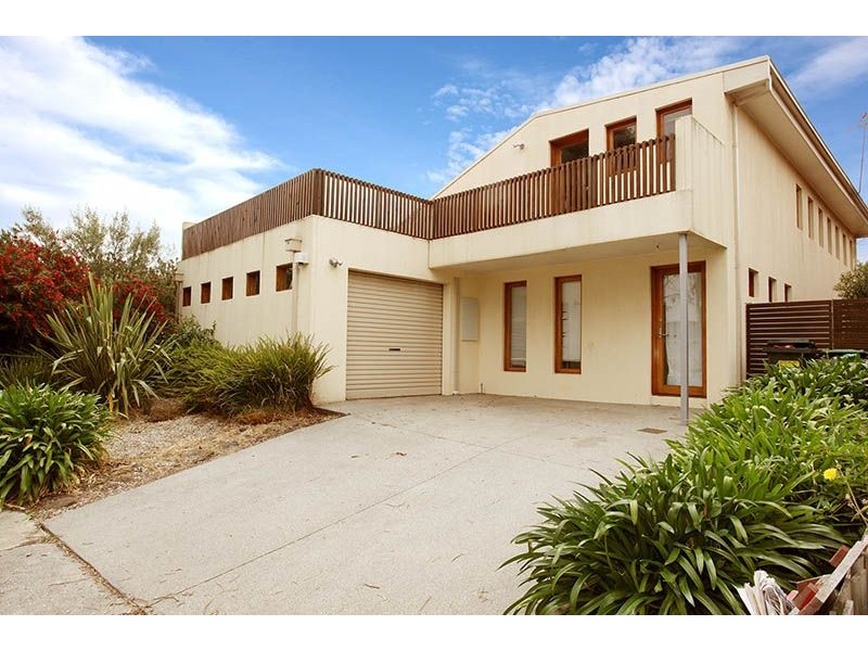 26 Rhine Drive, Roxburgh Park VIC 3064