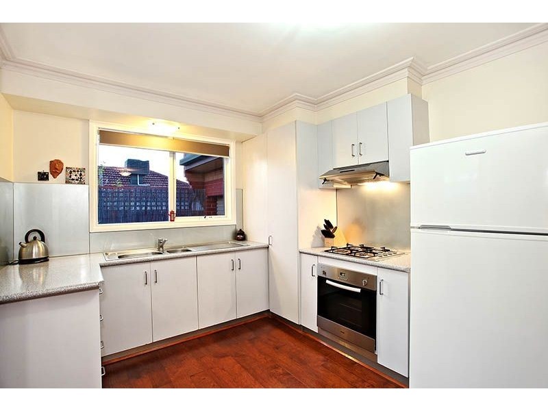 6 The Avenue, Oak Park VIC 3046