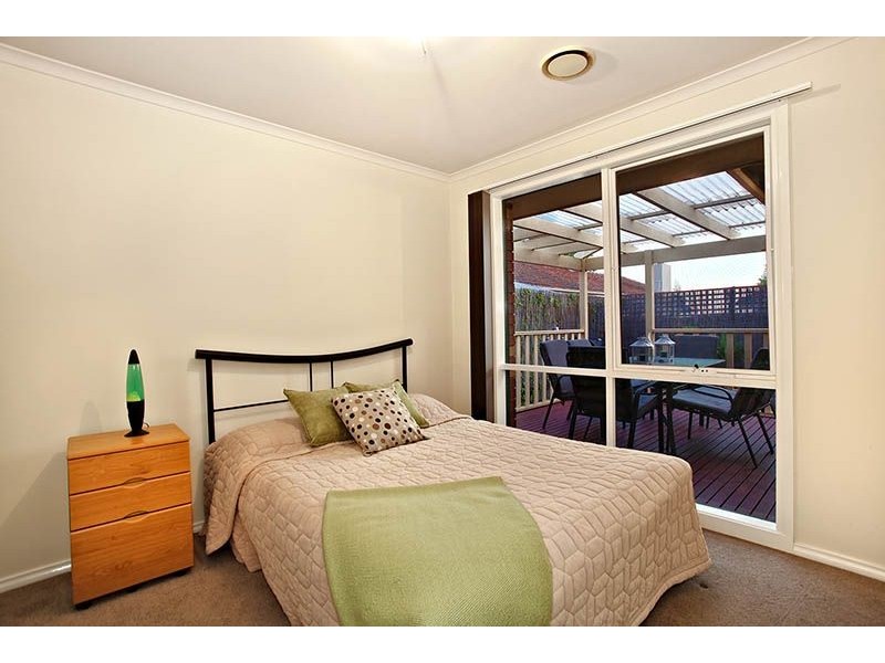 6 The Avenue, Oak Park VIC 3046