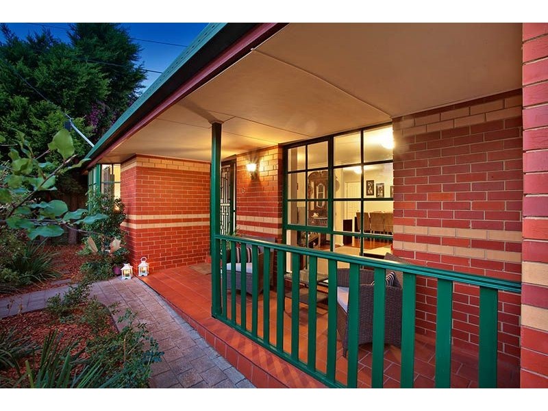 6 The Avenue, Oak Park VIC 3046