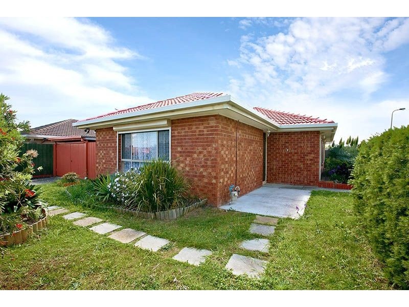 1/2 Tamboon Court, Meadow Heights VIC 3048
