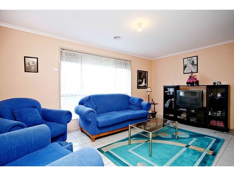 1/2 Tamboon Court, Meadow Heights VIC 3048