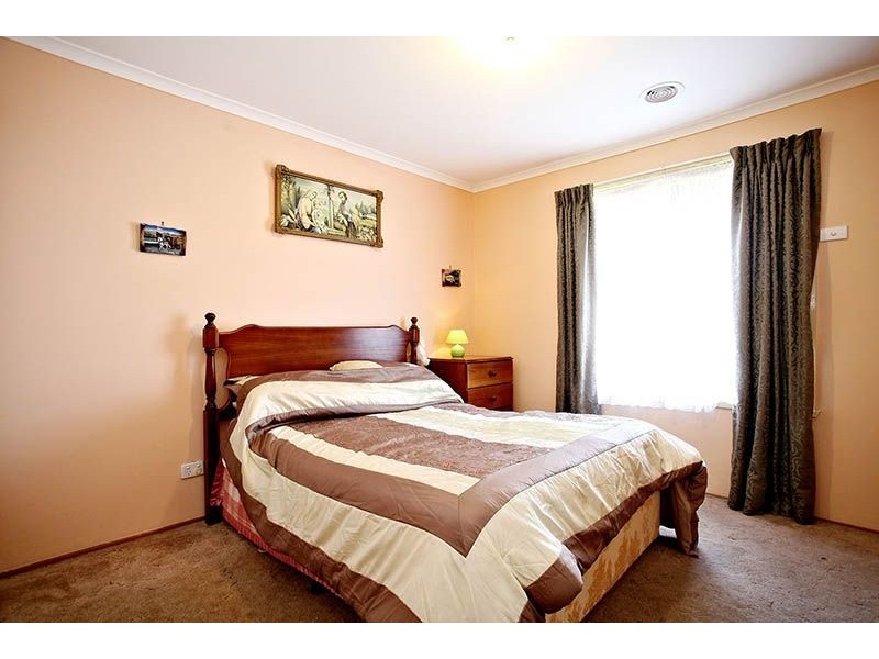 1/2 Tamboon Court, Meadow Heights VIC 3048