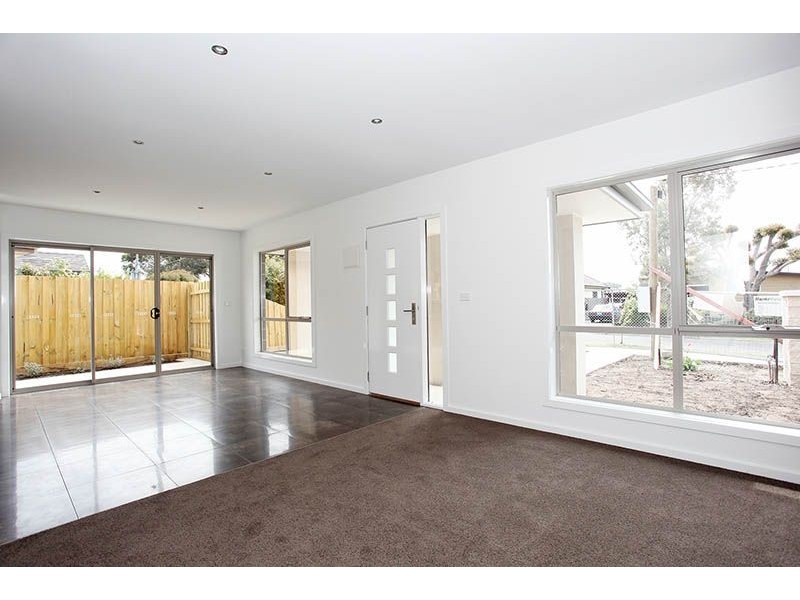 1/15 Maude Avenue, Glenroy VIC 3046