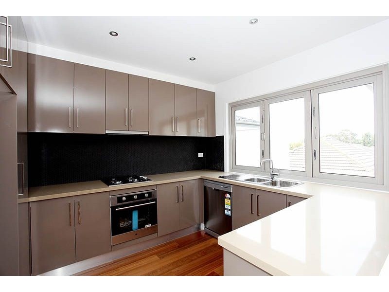 2/15 Maude Avenue, Glenroy VIC 3046