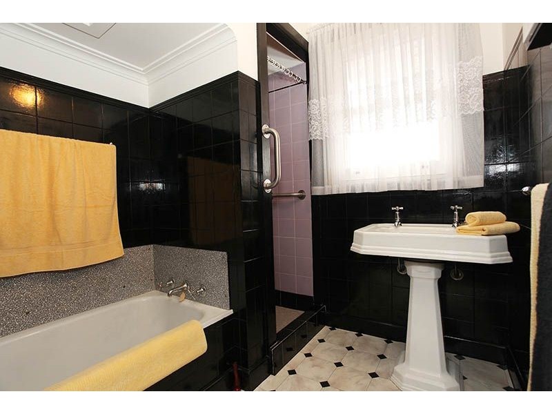 166 Melbourne Avenue, Glenroy VIC 3046