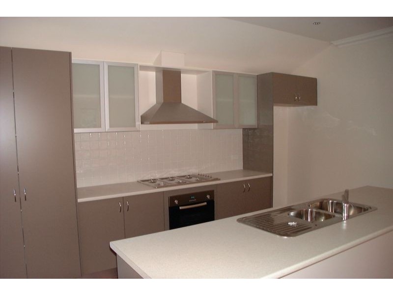 8 Strachan Street, Oak Park VIC 3046