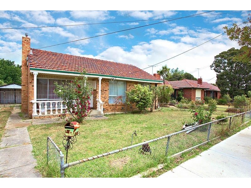 43 Hales Crescent, Jacana VIC 3047