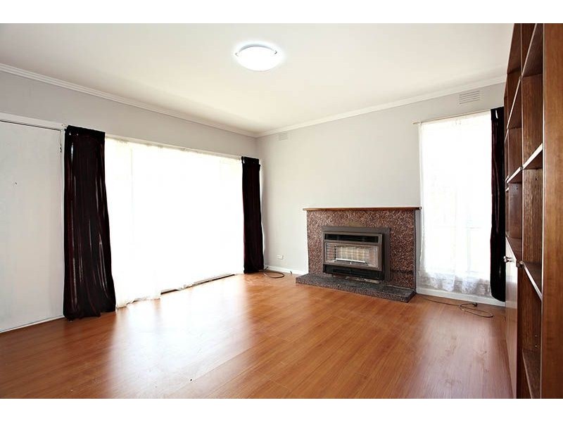 43 Hales Crescent, Jacana VIC 3047