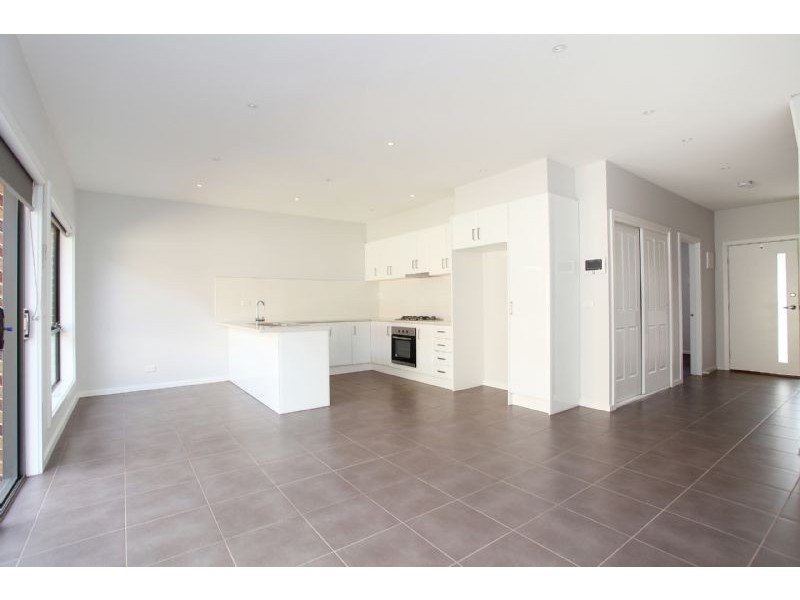 2/22 Avalon Avenue, Broadmeadows VIC 3047