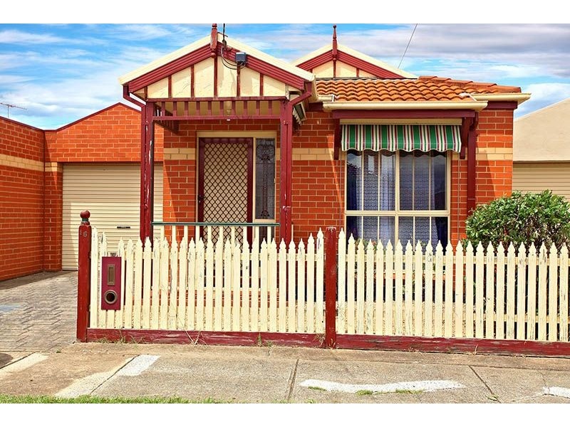 16 Francis Street, Hadfield VIC 3046