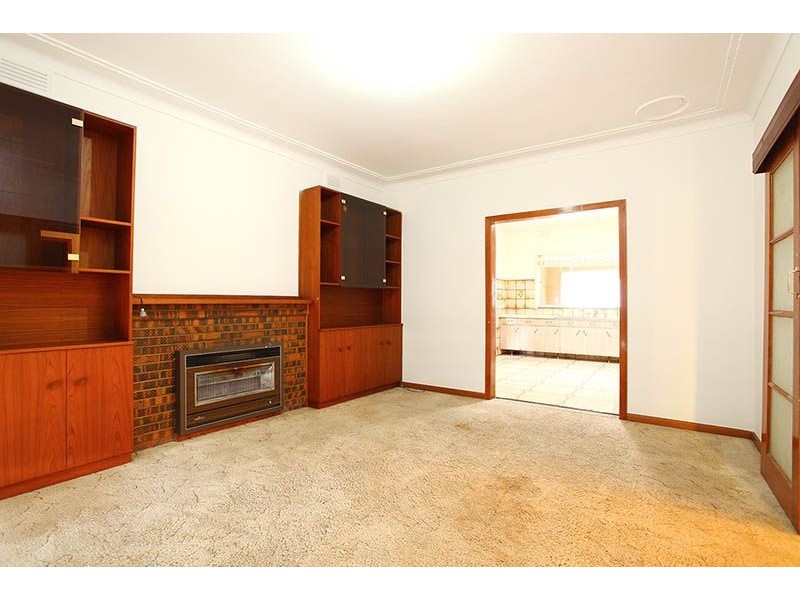 9 Isla Avenue, Glenroy VIC 3046