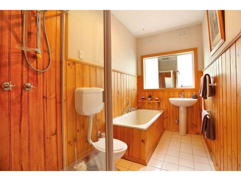 34 Devereaux Street, Oak Park VIC 3046