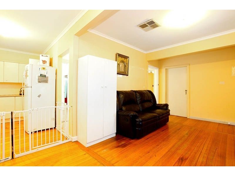 81 Glen Street, Glenroy VIC 3046