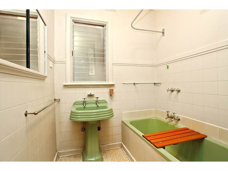 36 Paget Avenue, Glenroy VIC 3046