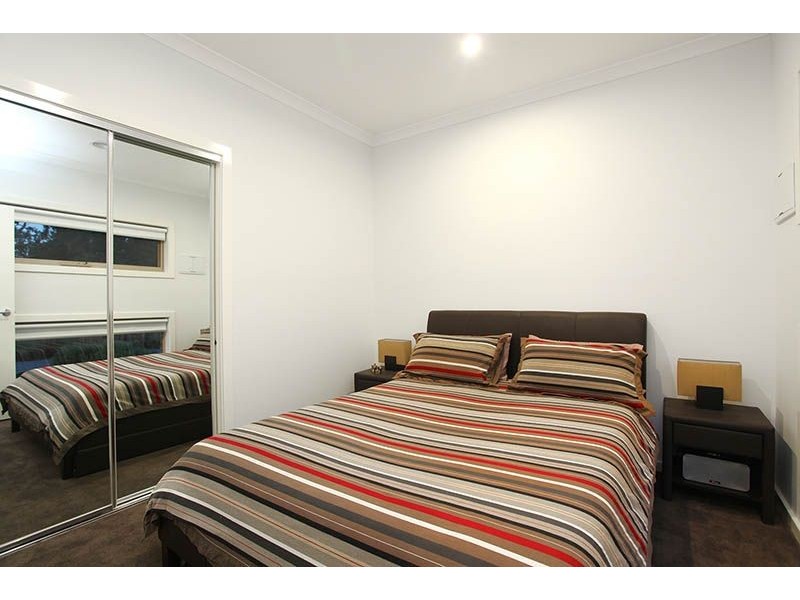 2/3 Chris Court, Oak Park VIC 3046