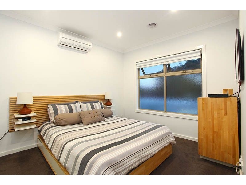 2/3 Chris Court, Oak Park VIC 3046
