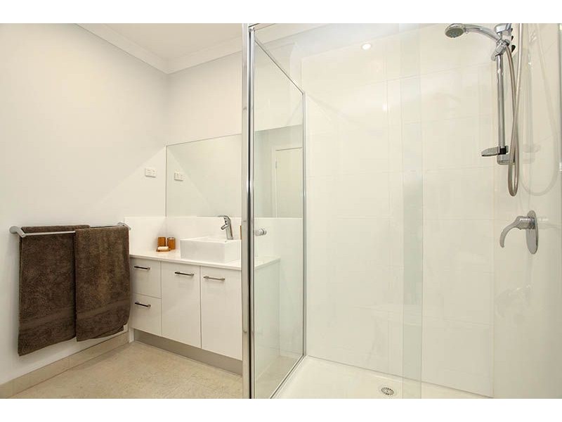 2/3 Chris Court, Oak Park VIC 3046