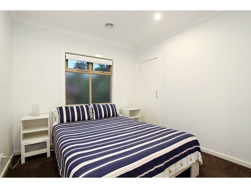 2/3 Chris Court, Oak Park VIC 3046
