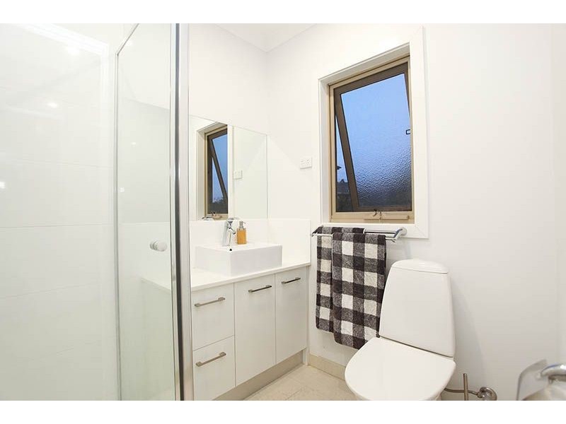 2/3 Chris Court, Oak Park VIC 3046