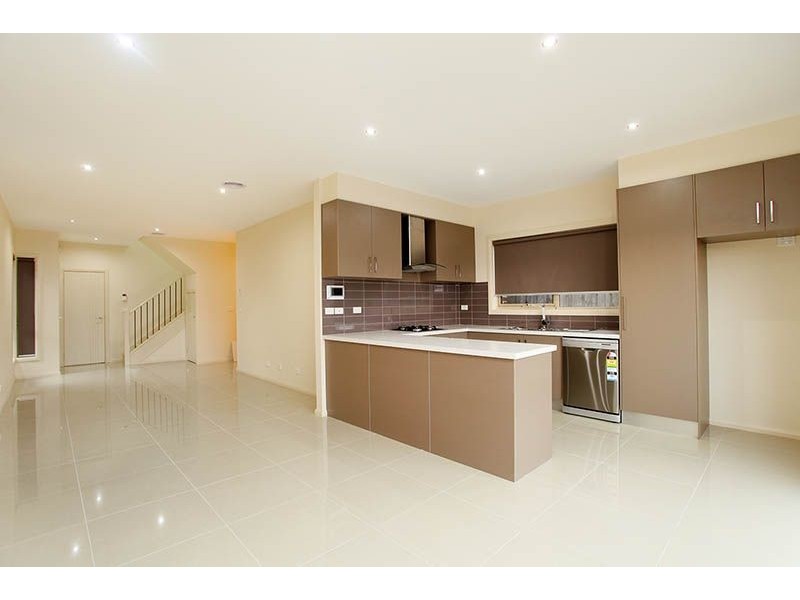 3/3 Fraser Court, Jacana VIC 3047